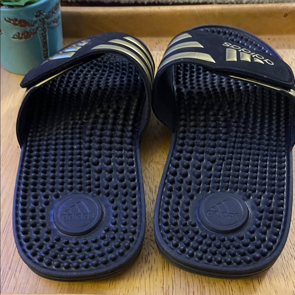 NWOT Adidas Men’s ADISSAGE Comfort Slides in Black & Gold EG6517 Size 6 - Picture 11 of 12